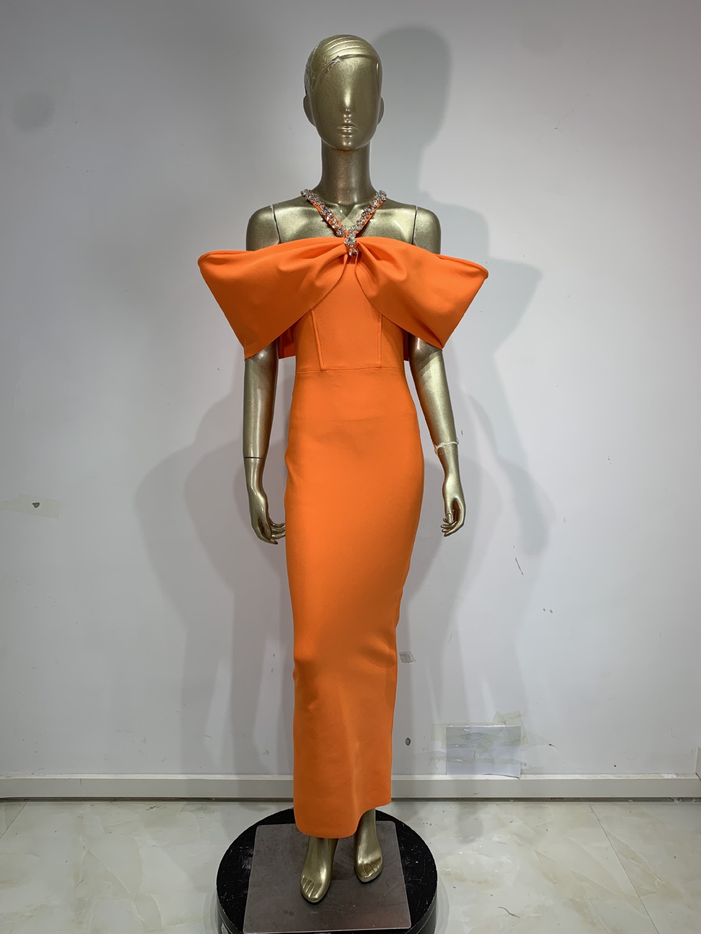 Vestido Maxi Halter con Pedrer - Maxi Dress Halter reseña y precio